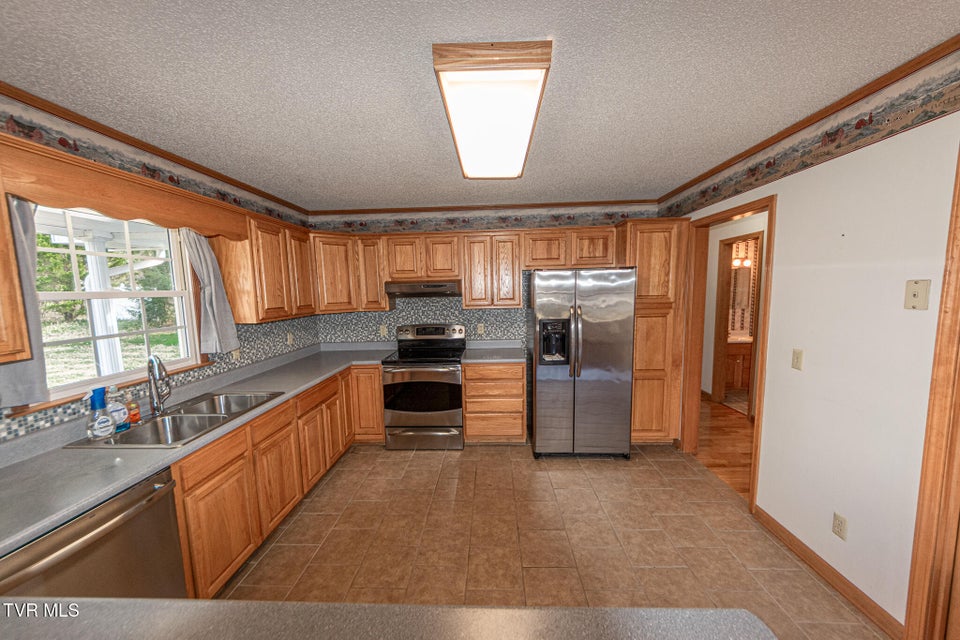 Photo #9: 414 Caleb Avenue