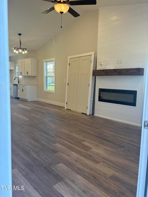 Photo #5: 616 Pine Street