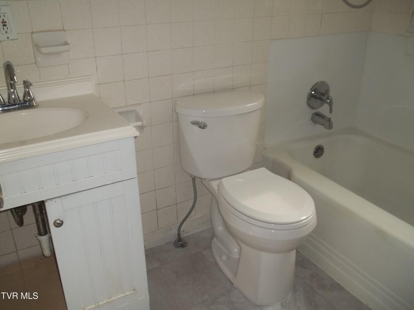 Photo #17: 164 Birch Street