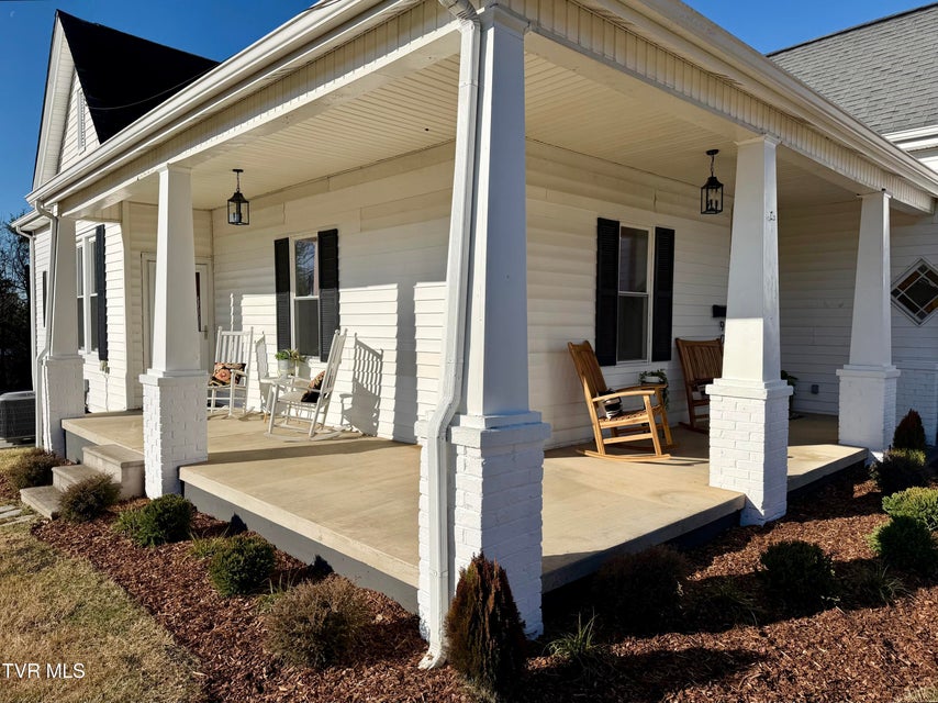 Photo #2: 908 Weaver Pike