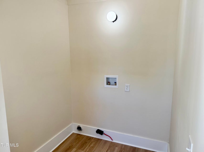 Photo #38: 908 Weaver Pike