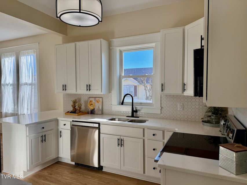 Photo #14: 908 Weaver Pike