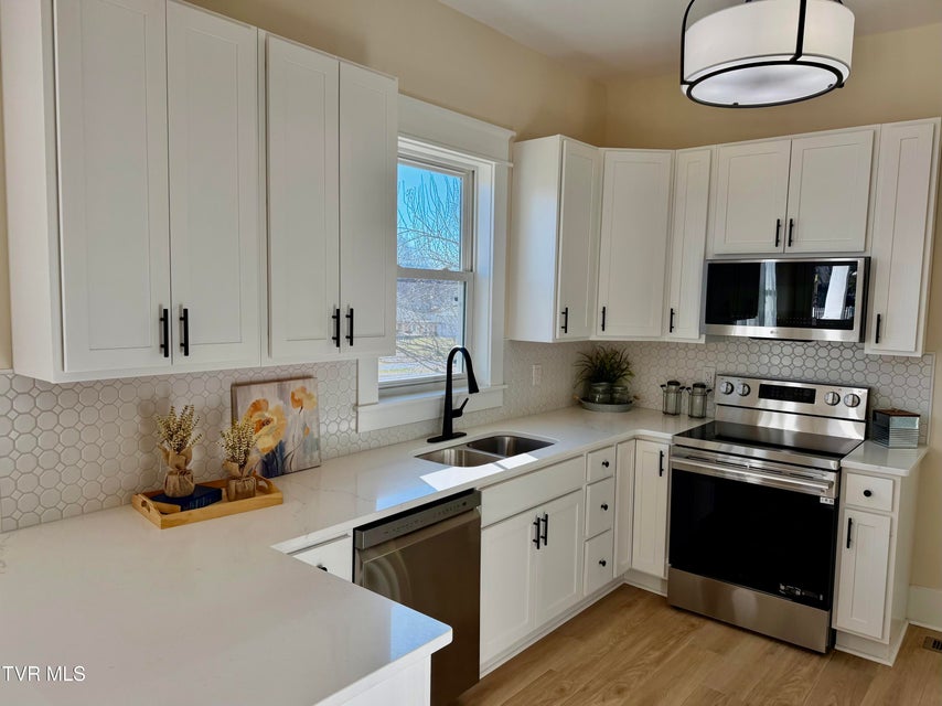 Photo #17: 908 Weaver Pike