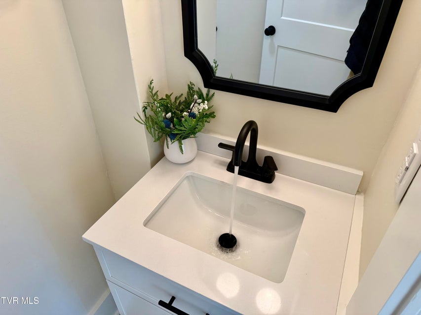 Photo #31: 908 Weaver Pike