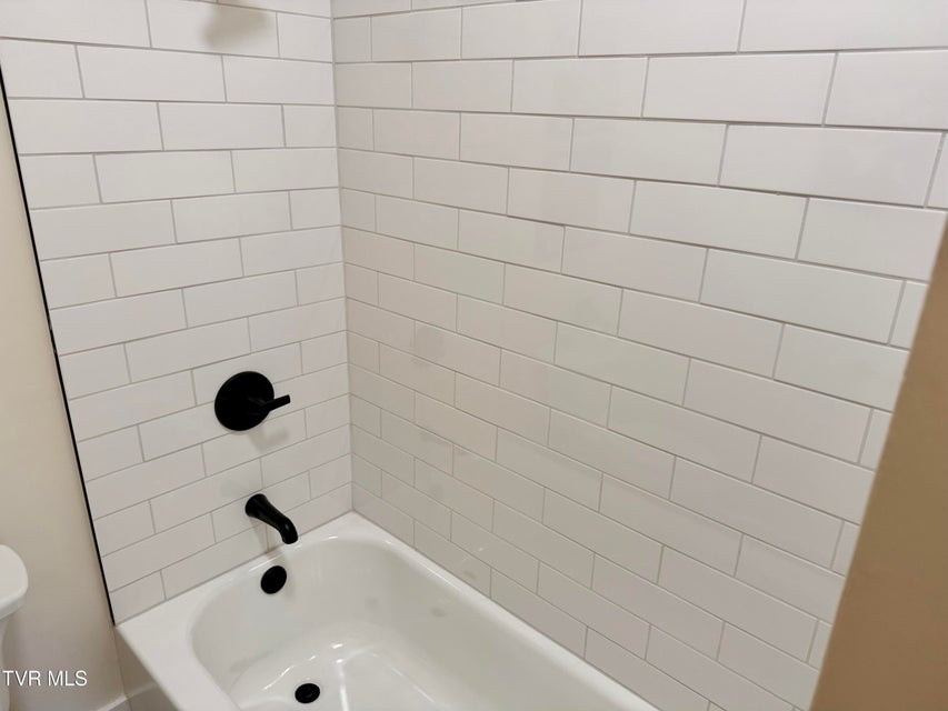 Photo #32: 908 Weaver Pike