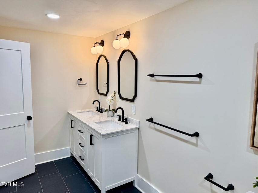 Photo #36: 908 Weaver Pike