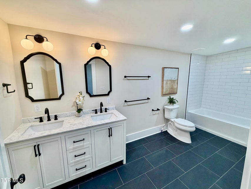 Photo #37: 908 Weaver Pike