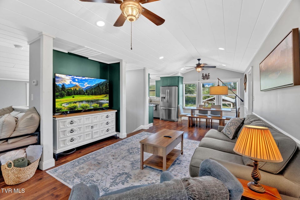 Photo #10: 118 Ellis Lane