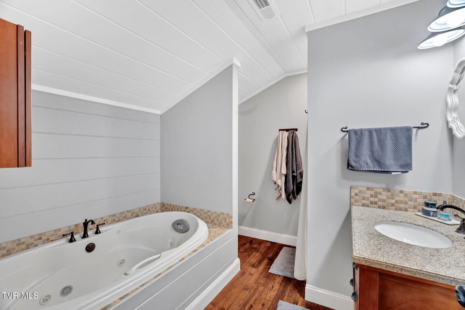 Photo #24: 118 Ellis Lane