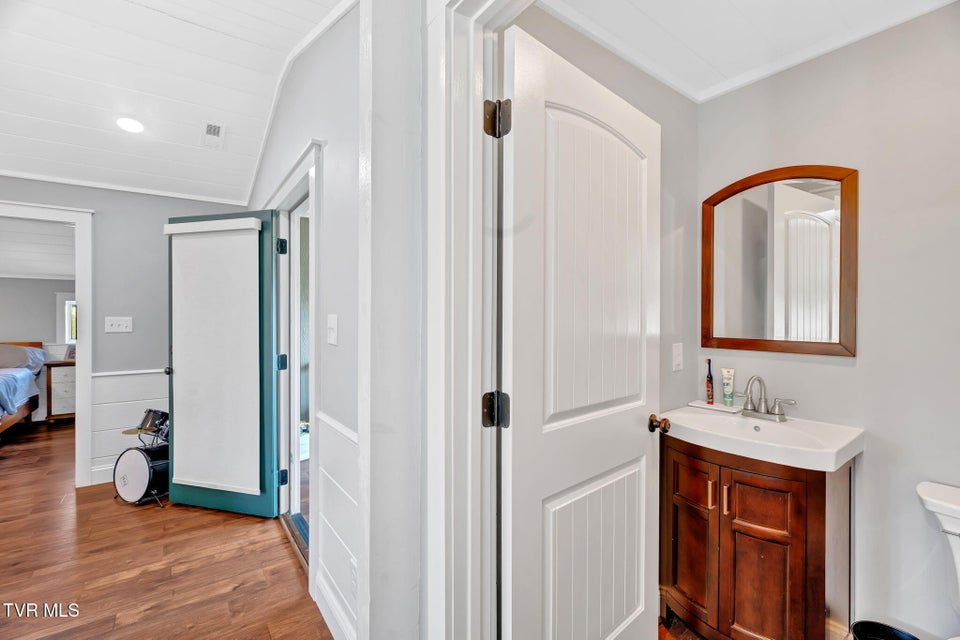 Photo #31: 118 Ellis Lane