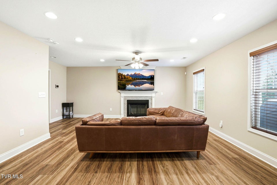 Photo #10: 1265 Lemongrass Drive