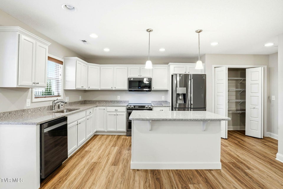 Photo #14: 1265 Lemongrass Drive