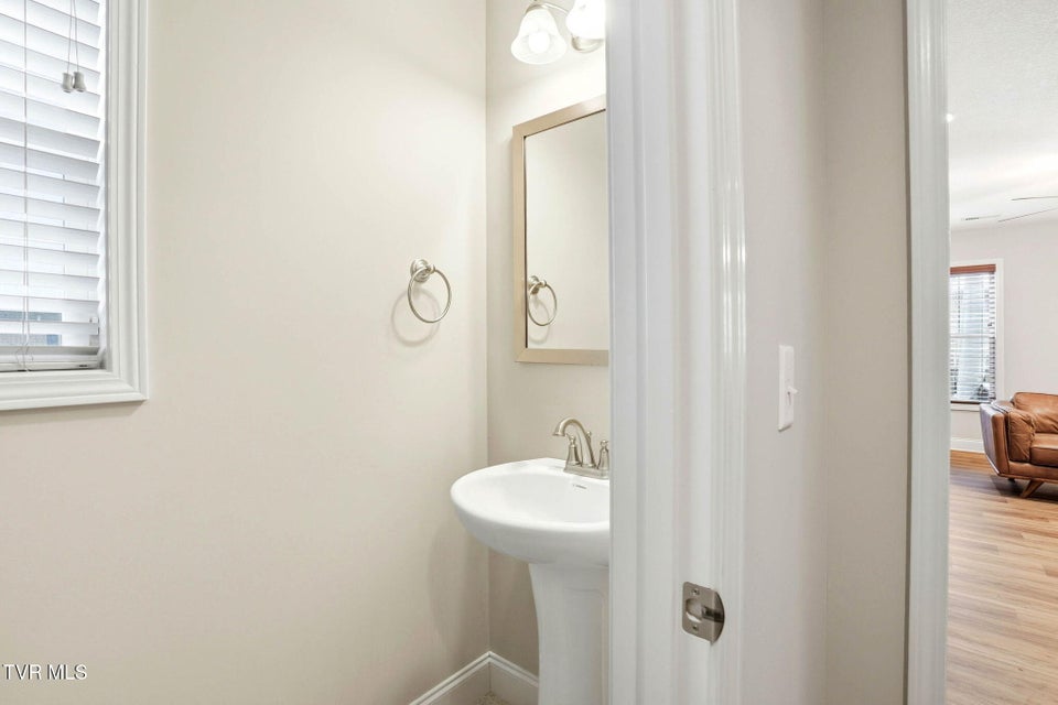 Photo #18: 1265 Lemongrass Drive