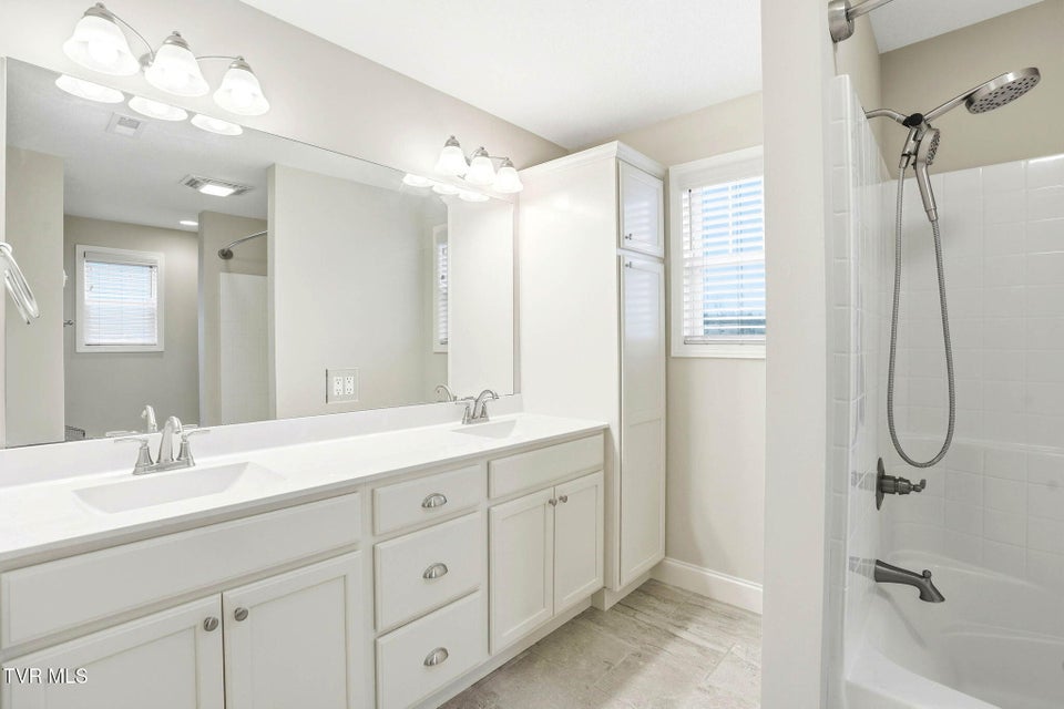 Photo #25: 1265 Lemongrass Drive