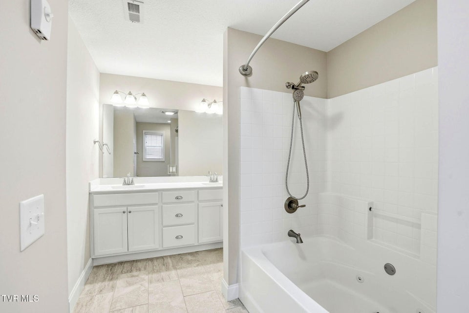 Photo #26: 1265 Lemongrass Drive