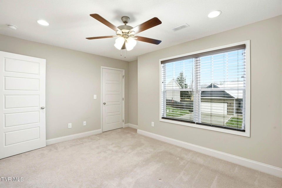 Photo #30: 1265 Lemongrass Drive