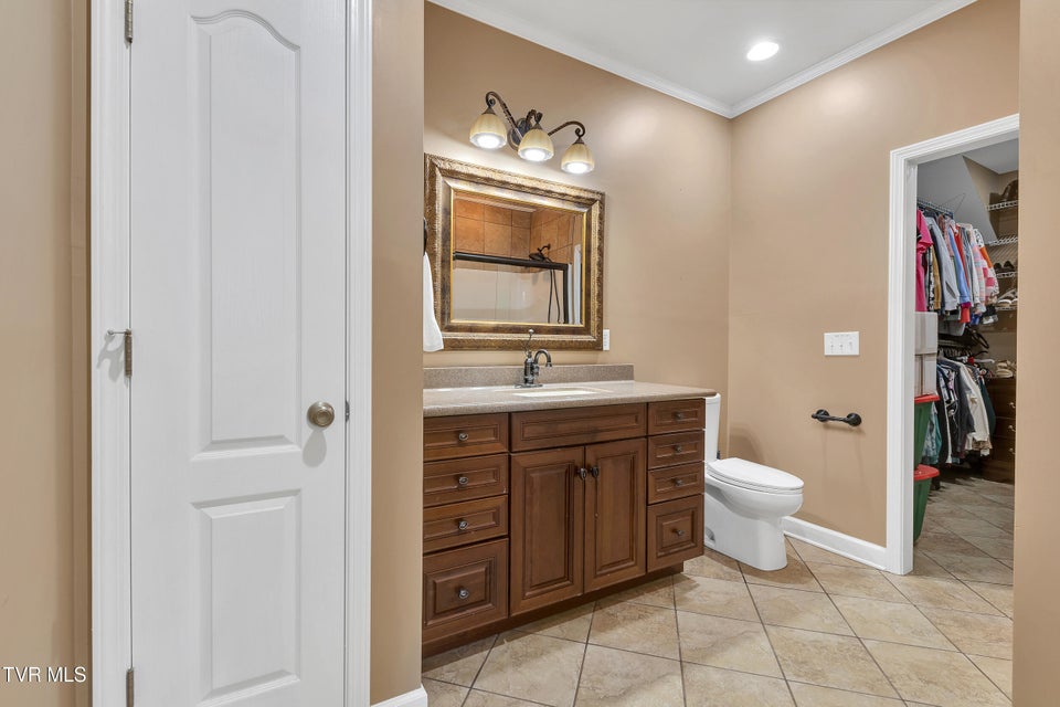 Photo #25: 509 Amelia Court