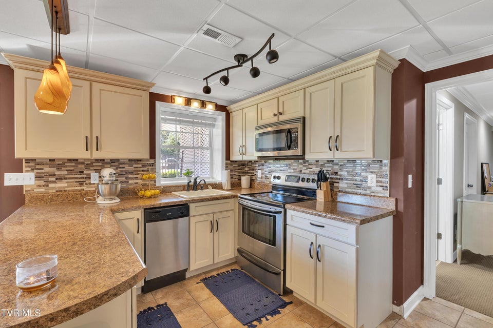 Photo #29: 509 Amelia Court