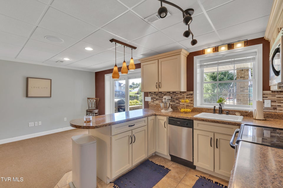 Photo #30: 509 Amelia Court