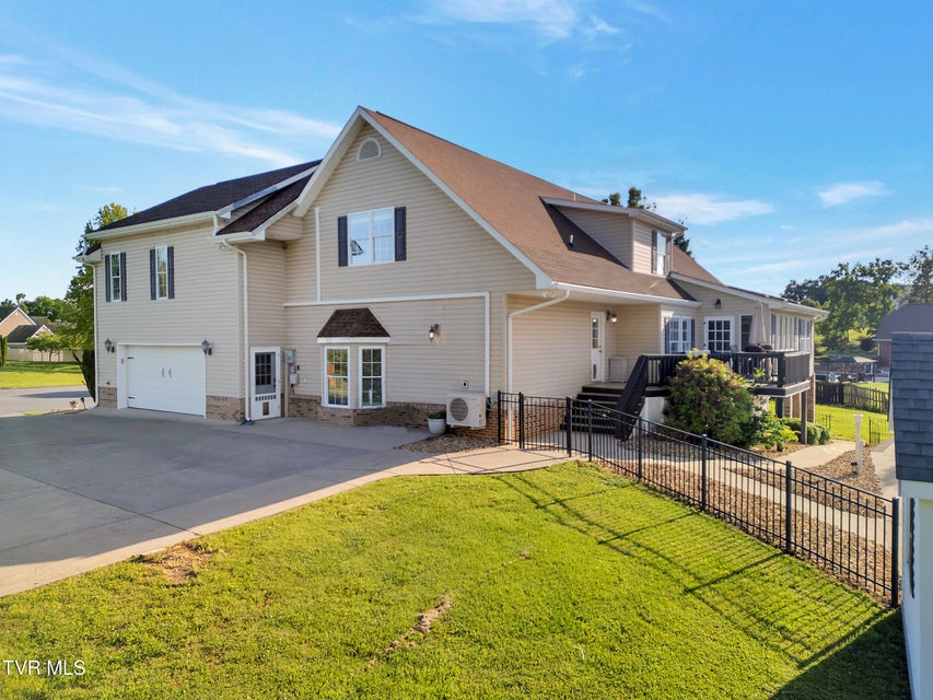 Photo #40: 509 Amelia Court