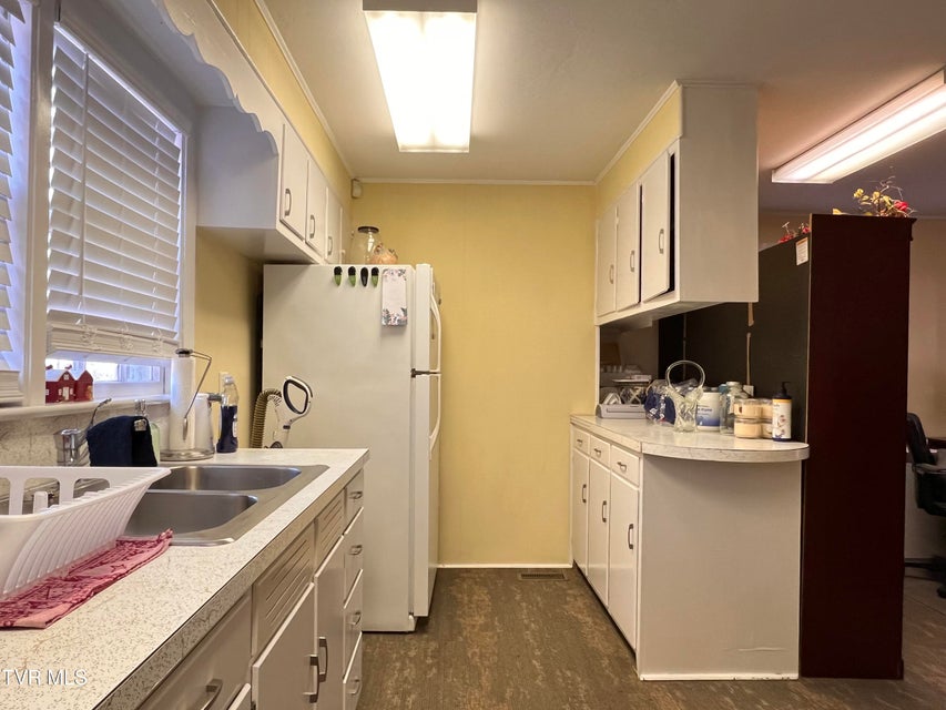 Photo #38: 3509 Andrew Johnson Highway