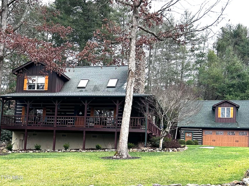 Photo #2: 171 Bankers Bend