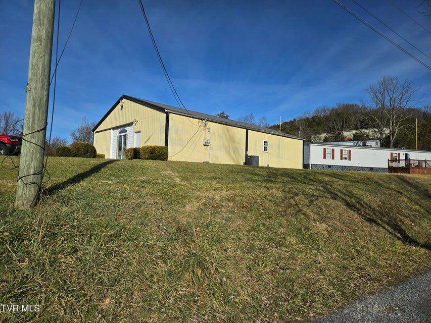 Photo #4: 106 Chrysler Drive