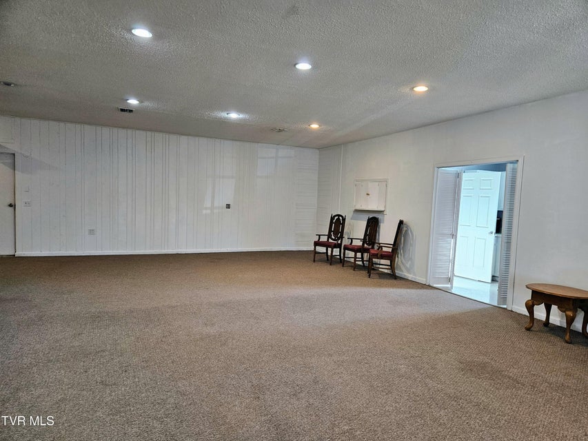 Photo #14: 106 Chrysler Drive