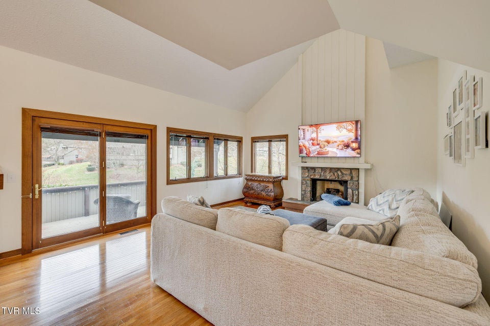 Photo #25: 150 Columbine Road