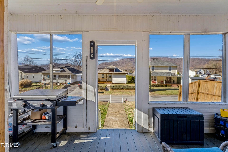 Photo #5: 220 New Avenue