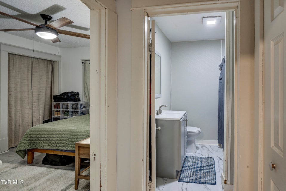 Photo #18: 220 New Avenue