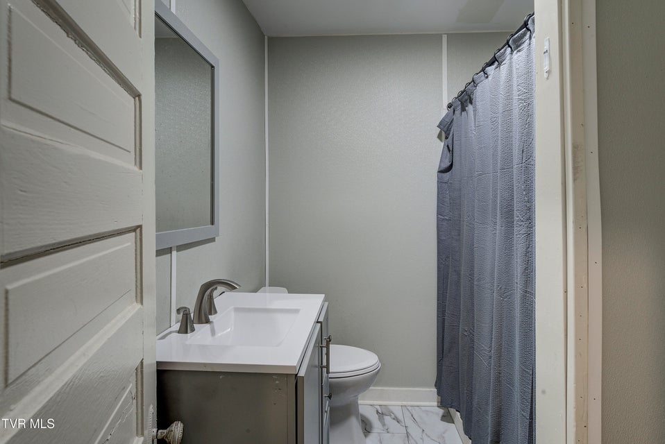 Photo #17: 220 New Avenue