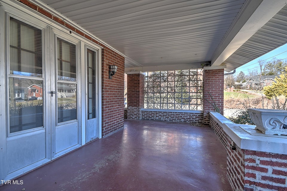 Photo #5: 724 Park Street