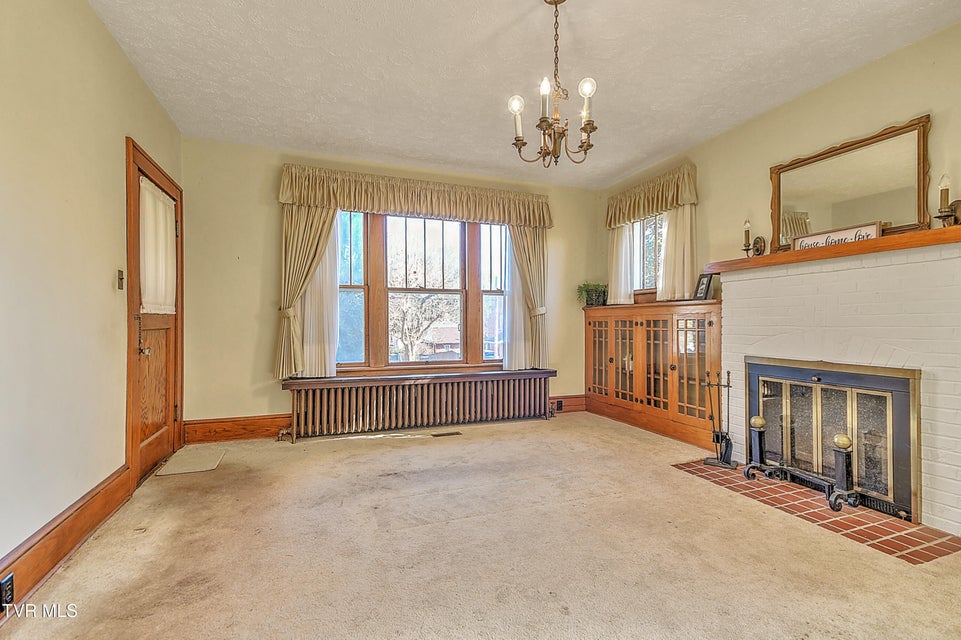 Photo #9: 724 Park Street