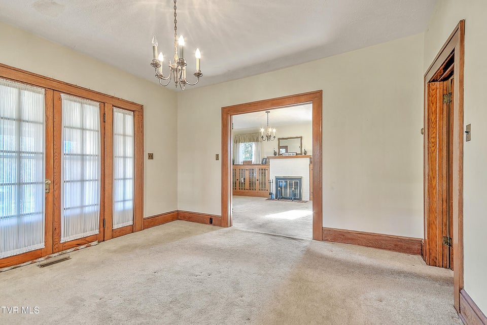 Photo #11: 724 Park Street