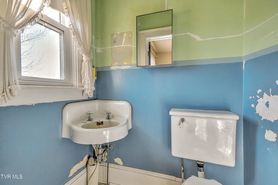 Photo #20: 724 Park Street