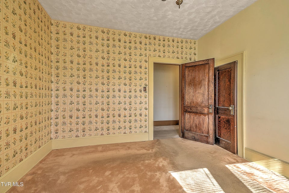 Photo #22: 724 Park Street