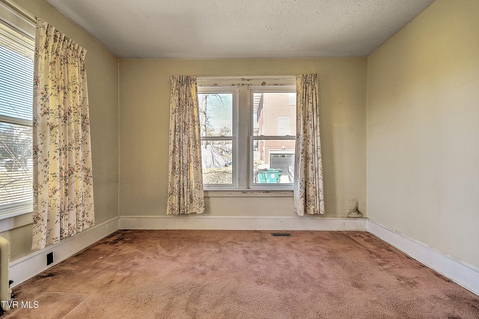 Photo #28: 724 Park Street