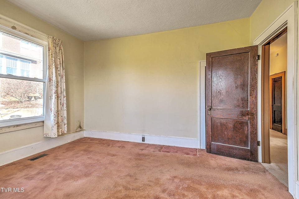 Photo #29: 724 Park Street