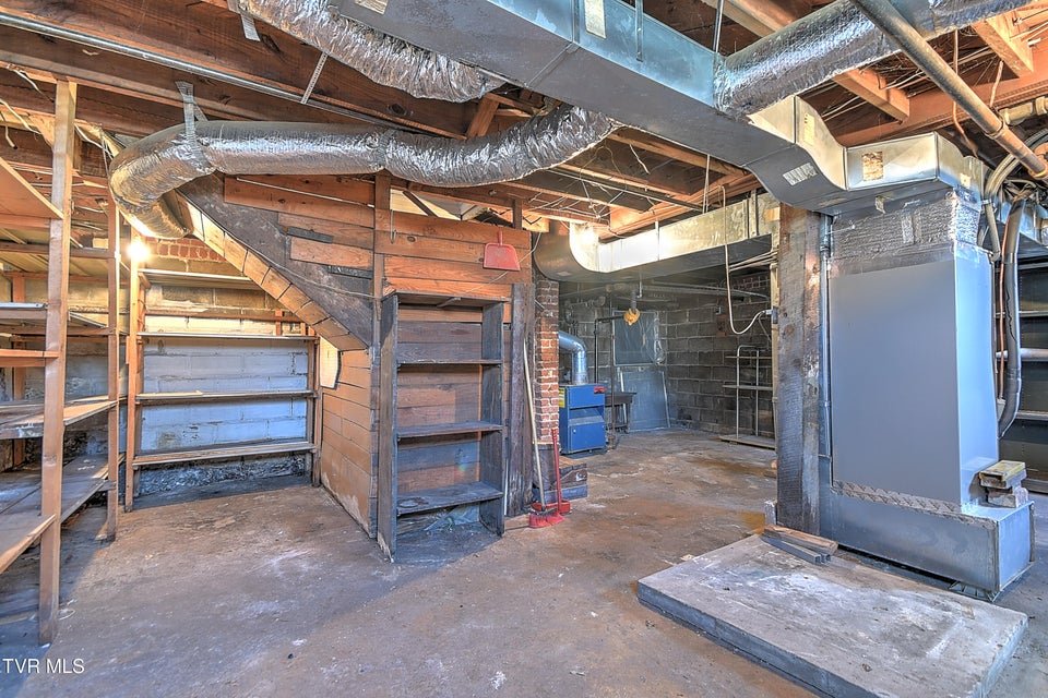 Photo #31: 724 Park Street