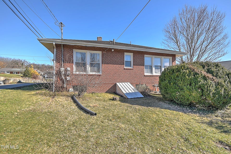 Photo #33: 724 Park Street