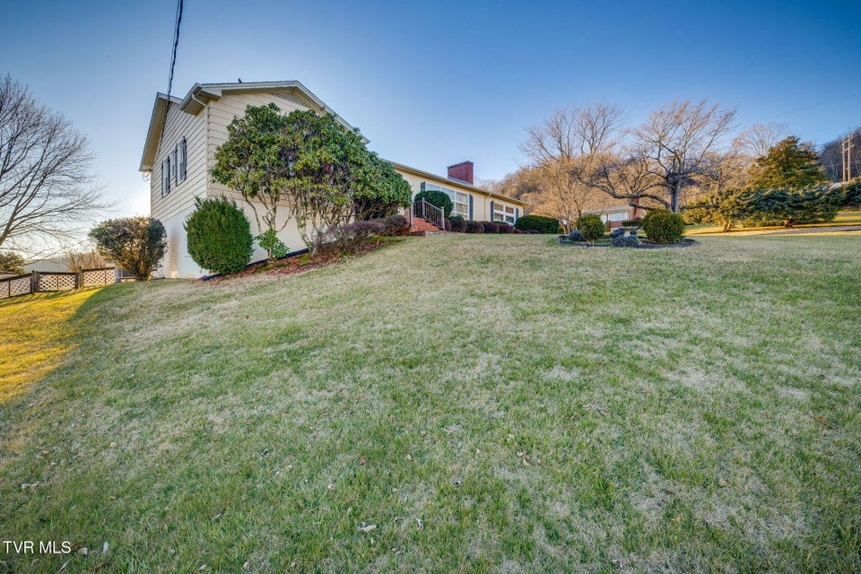 Photo #3: 317 Sunnybrook Drive