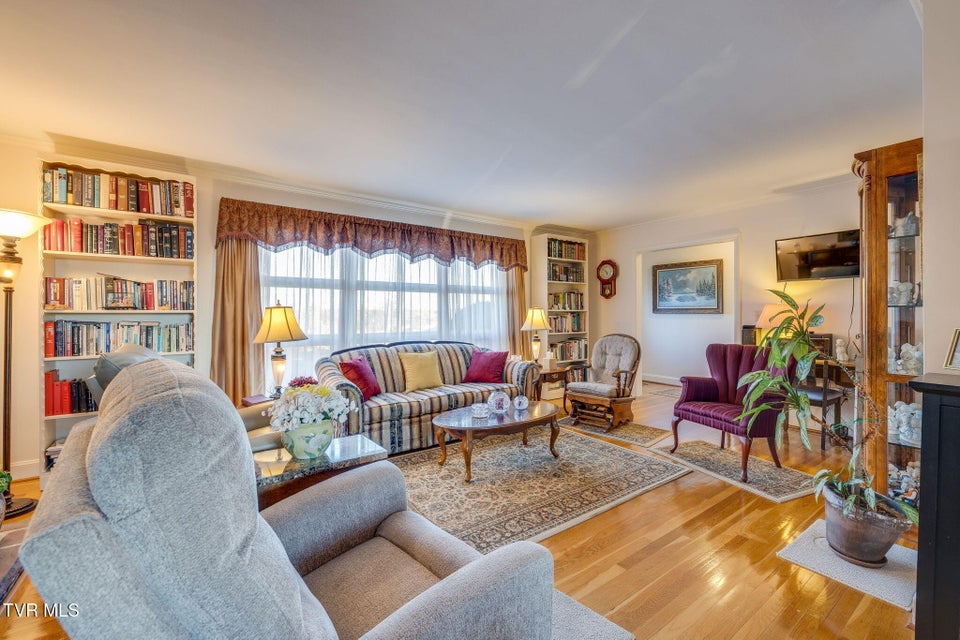 Photo #8: 317 Sunnybrook Drive