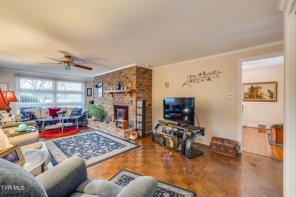 Photo #26: 317 Sunnybrook Drive