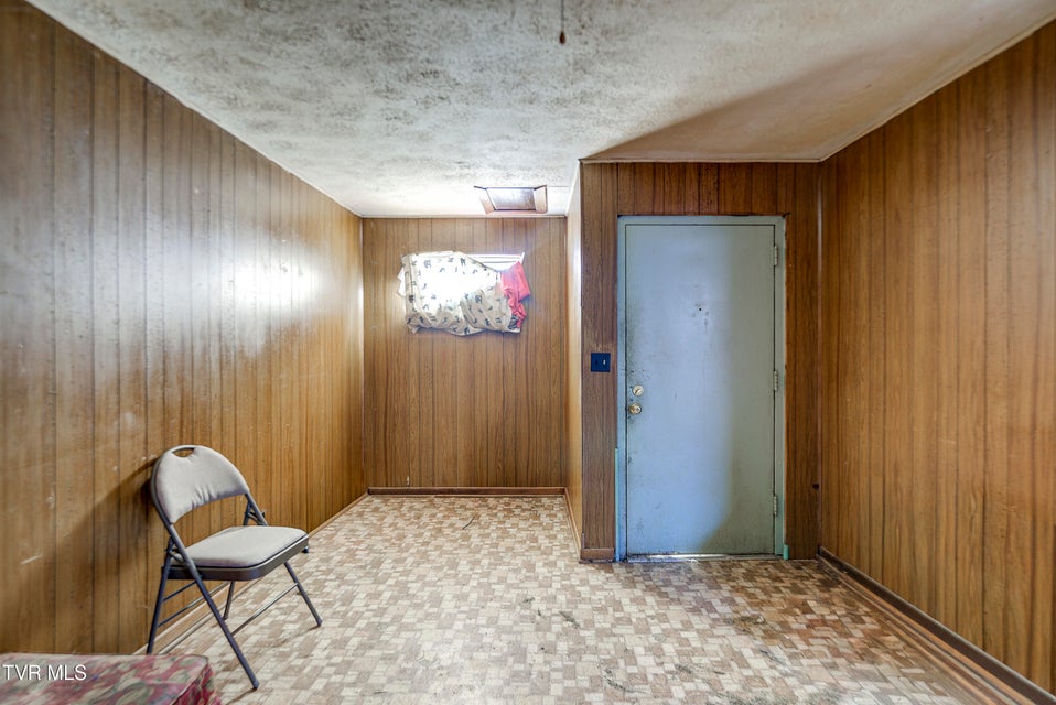 Photo #7: 212 Chilhowie Avenue