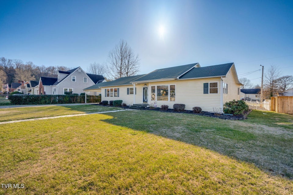 Photo #4: 205 Daytona Place