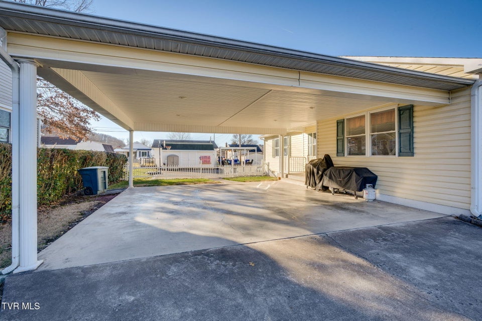 Photo #5: 205 Daytona Place