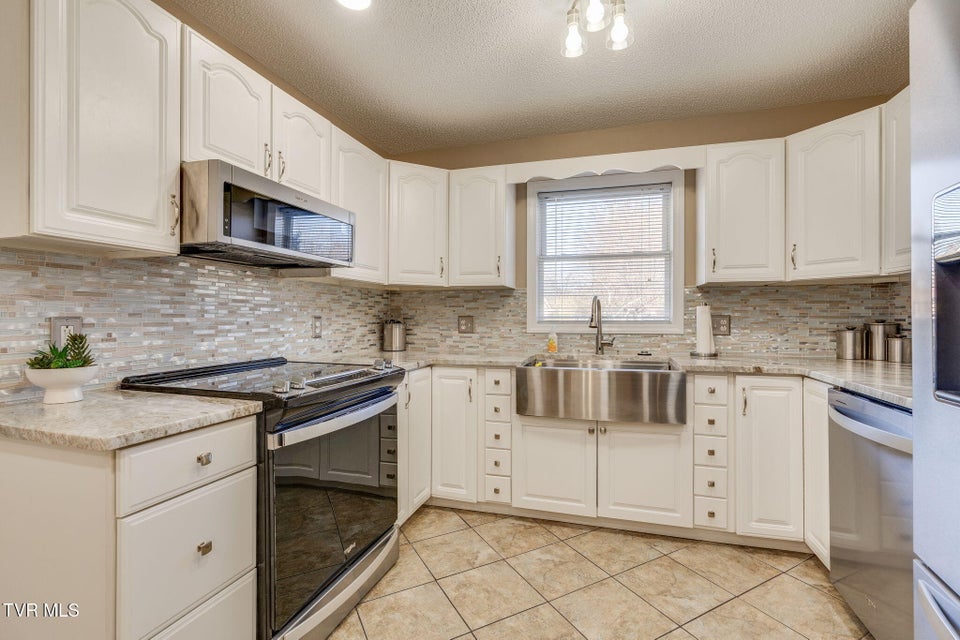 Photo #21: 205 Daytona Place