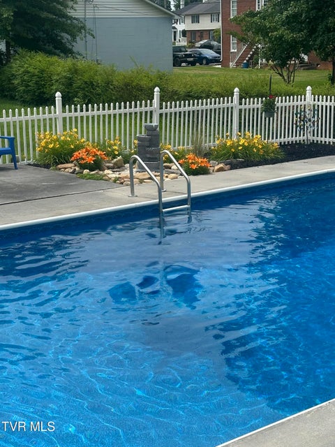 Photo #35: 205 Daytona Place