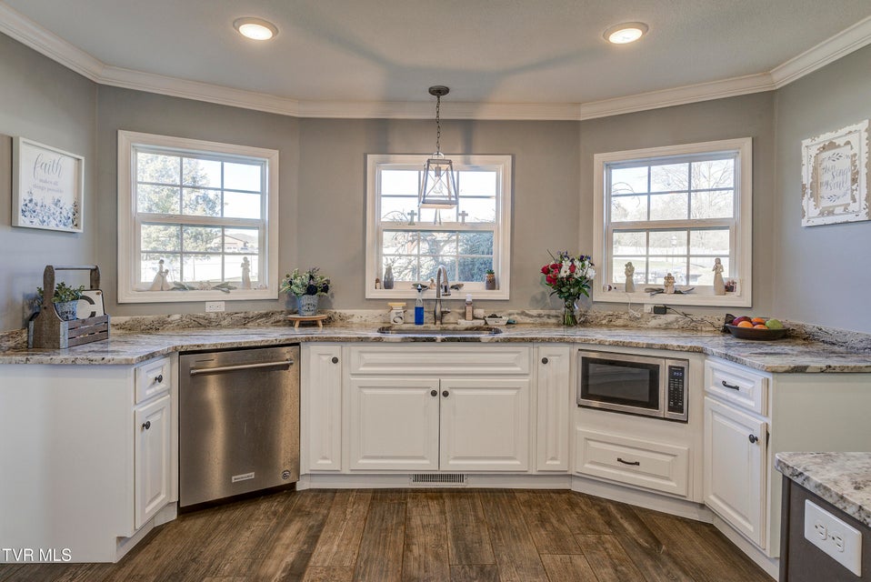 Photo #3: 308 Autumn Circle